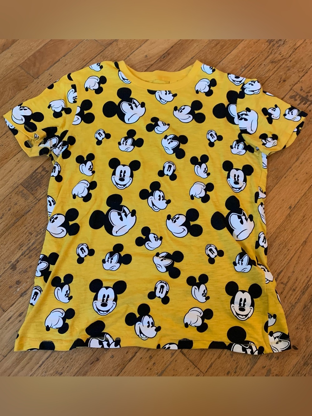 Disney Parks Mickey Mouse All Over Print Yellow T-Shirt Mens Small Short Sleeve